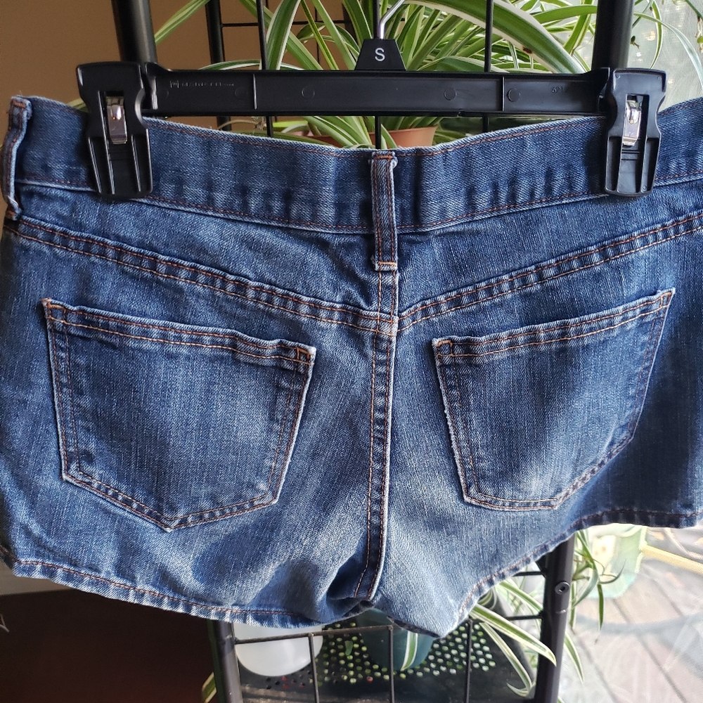 Shorts - Picture 2 of 2